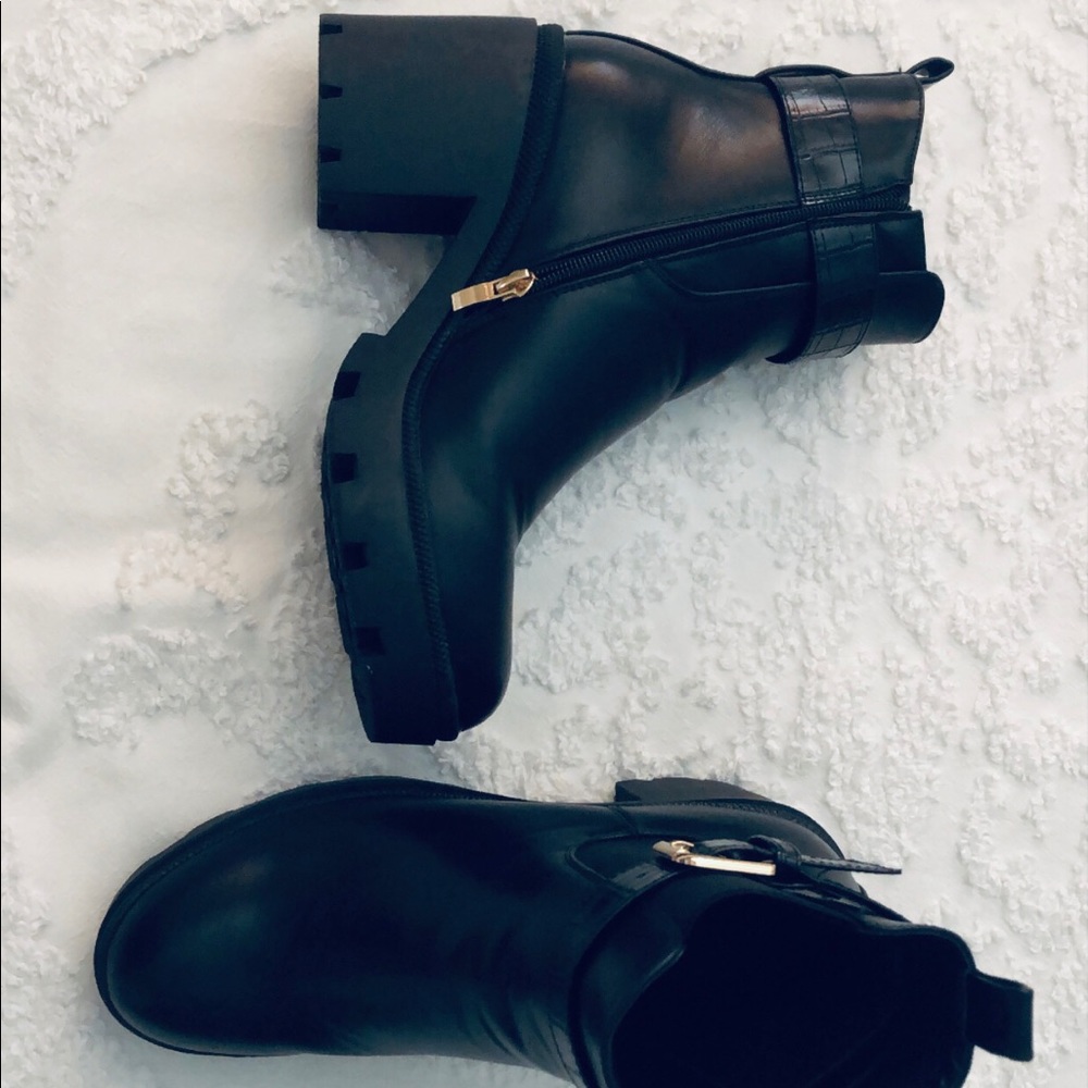 NBW- Nasty Gal boots ( without tags )